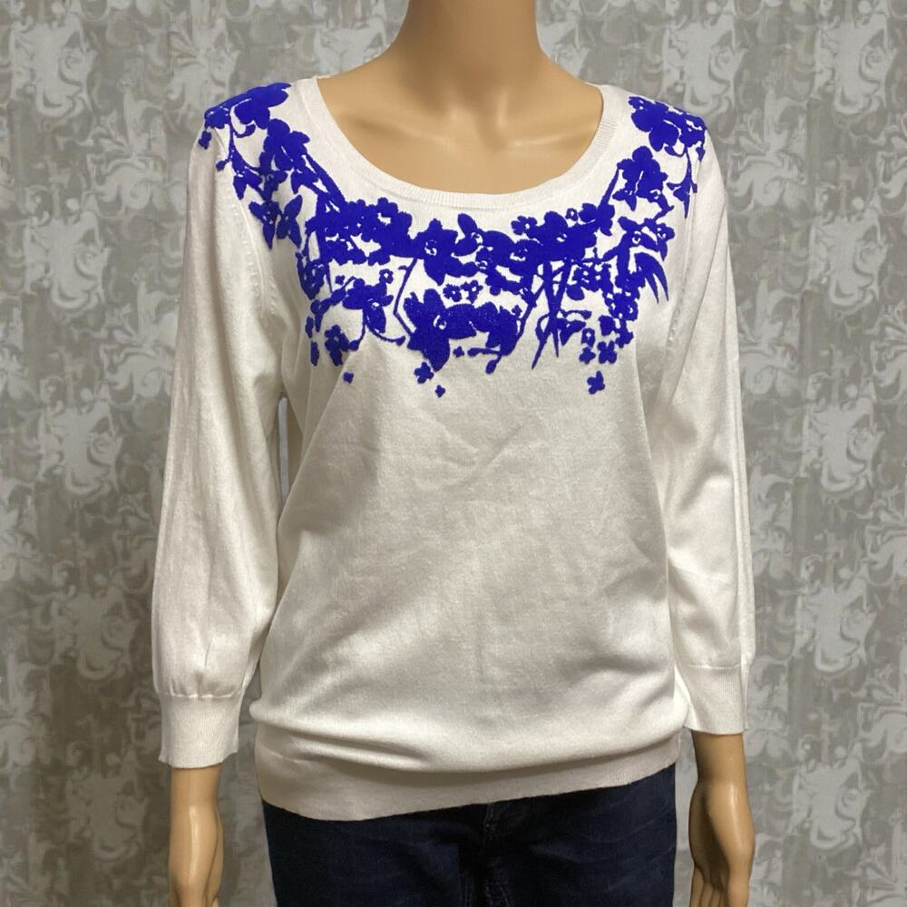 M&S Collection white 3/4 sleeves scoop neck blue floral detailing sz 10
